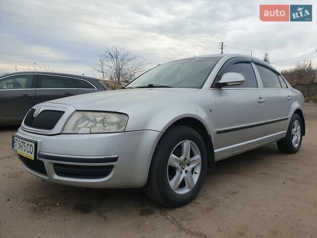 Серый Шкода Суперб, объемом двигателя 1.8 л и пробегом 168 тыс. км за 6100 $, фото 1 на Automoto.ua