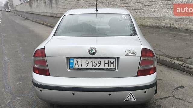 Серый Шкода Суперб, объемом двигателя 1.78 л и пробегом 270 тыс. км за 4700 $, фото 1 на Automoto.ua