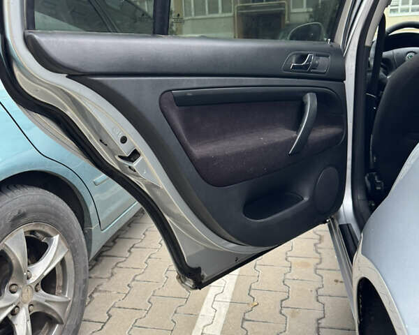 Серый Шкода Суперб, объемом двигателя 1.78 л и пробегом 212 тыс. км за 5400 $, фото 9 на Automoto.ua