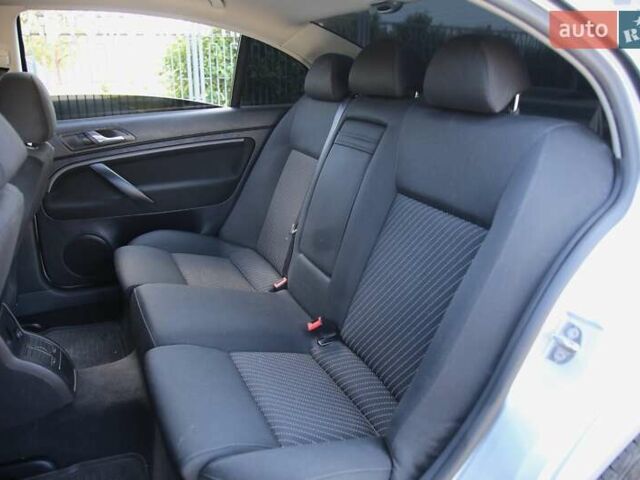 Серый Шкода Суперб, объемом двигателя 1.78 л и пробегом 85 тыс. км за 8100 $, фото 7 на Automoto.ua