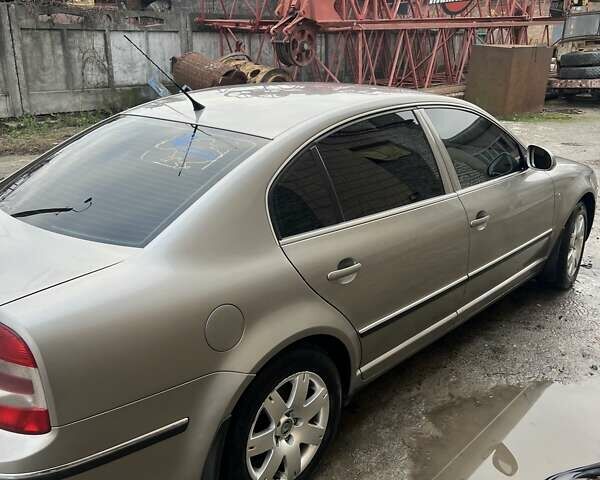 Серый Шкода Суперб, объемом двигателя 2 л и пробегом 245 тыс. км за 5600 $, фото 5 на Automoto.ua