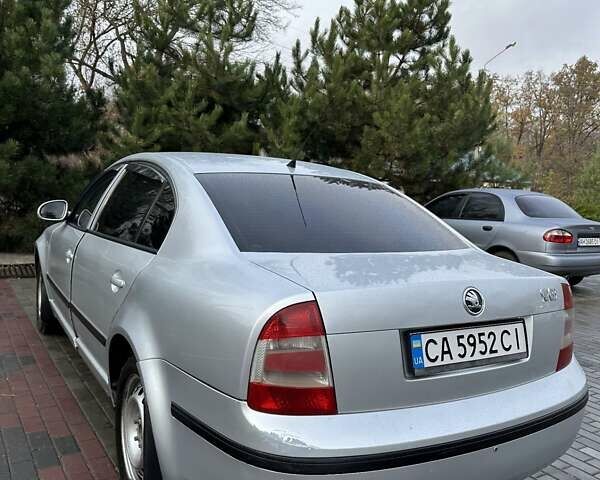 Серый Шкода Суперб, объемом двигателя 1.78 л и пробегом 329 тыс. км за 4800 $, фото 2 на Automoto.ua
