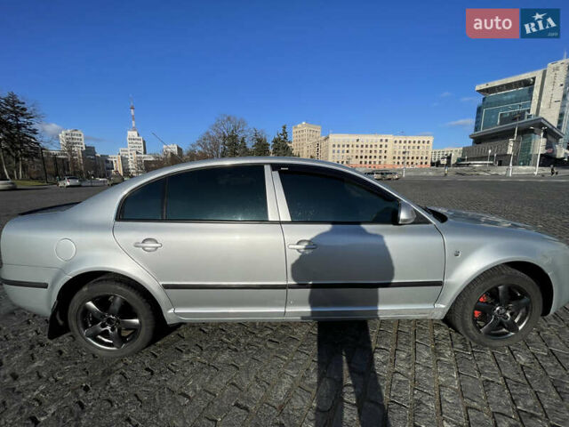 Серый Шкода Суперб, объемом двигателя 1.78 л и пробегом 295 тыс. км за 4900 $, фото 3 на Automoto.ua