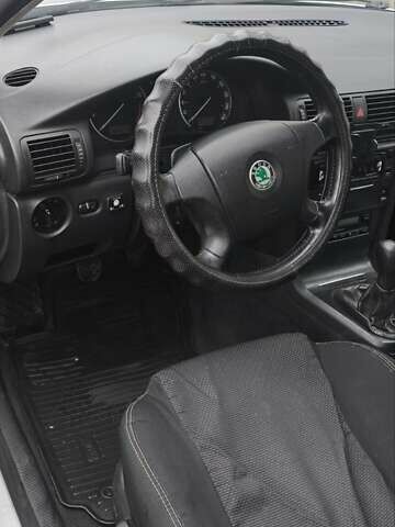 Серый Шкода Суперб, объемом двигателя 1.78 л и пробегом 270 тыс. км за 4700 $, фото 3 на Automoto.ua