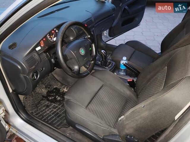 Серый Шкода Суперб, объемом двигателя 1.9 л и пробегом 270 тыс. км за 4350 $, фото 19 на Automoto.ua