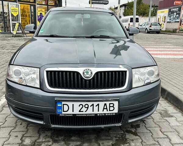 Сірий Шкода Суперб, об'ємом двигуна 2.5 л та пробігом 32 тис. км за 5450 $, фото 5 на Automoto.ua