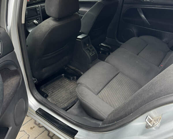 Серый Шкода Суперб, объемом двигателя 1.78 л и пробегом 212 тыс. км за 5400 $, фото 10 на Automoto.ua