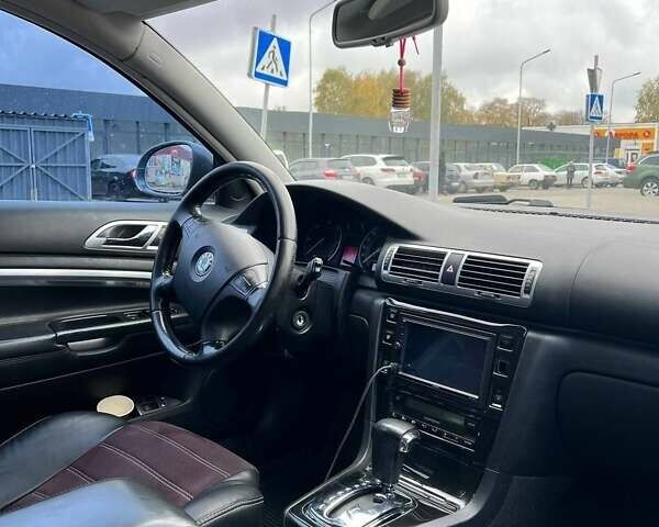 Сірий Шкода Суперб, об'ємом двигуна 2.5 л та пробігом 32 тис. км за 5450 $, фото 1 на Automoto.ua