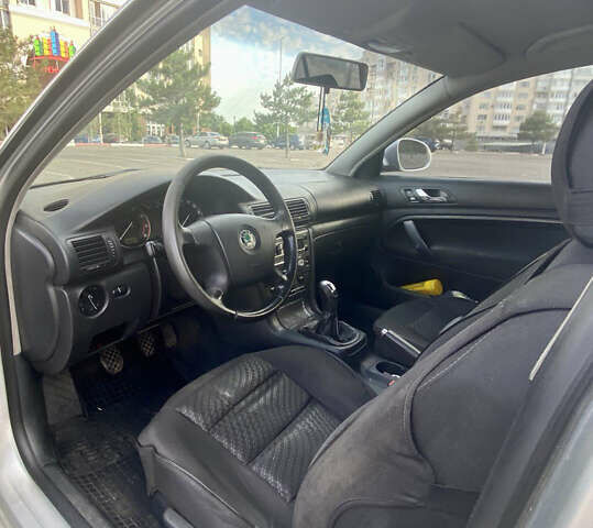 Серый Шкода Суперб, объемом двигателя 1.8 л и пробегом 295 тыс. км за 4500 $, фото 3 на Automoto.ua