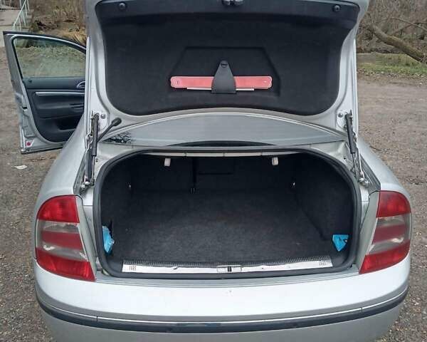 Шкода Суперб 2007 в Кривом Роге на Automoto.ua Серый Шкода Суперб, объемом двигателя 2 л и пробегом 197 тыс. км за 6500 $, фото 3 на Automoto.ua