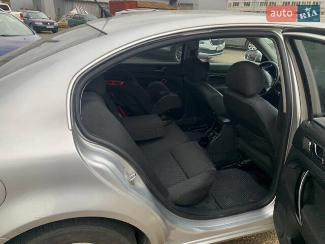 Серый Шкода Суперб, объемом двигателя 1.78 л и пробегом 368 тыс. км за 4650 $, фото 6 на Automoto.ua