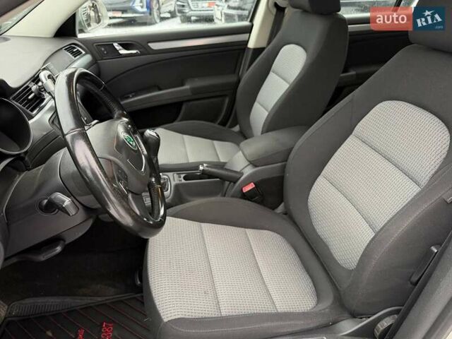 Серый Шкода Суперб, объемом двигателя 1.8 л и пробегом 88 тыс. км за 8200 $, фото 10 на Automoto.ua