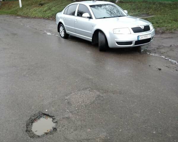 Серый Шкода Суперб, объемом двигателя 1.78 л и пробегом 193 тыс. км за 6200 $, фото 3 на Automoto.ua