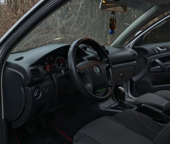 Серый Шкода Суперб, объемом двигателя 1.8 л и пробегом 296 тыс. км за 5500 $, фото 5 на Automoto.ua