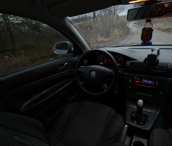 Серый Шкода Суперб, объемом двигателя 1.8 л и пробегом 296 тыс. км за 5500 $, фото 19 на Automoto.ua