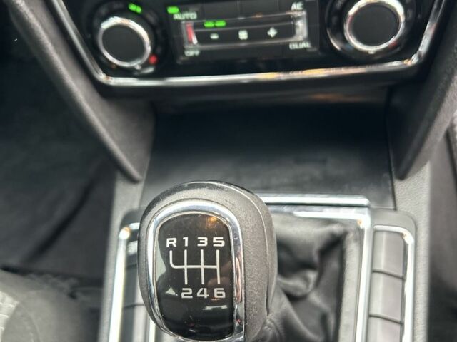 Серый Шкода Суперб, объемом двигателя 1.8 л и пробегом 250 тыс. км за 7499 $, фото 8 на Automoto.ua