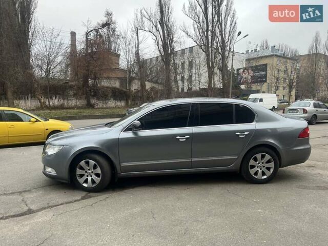 Серый Шкода Суперб, объемом двигателя 1.8 л и пробегом 213 тыс. км за 8000 $, фото 4 на Automoto.ua