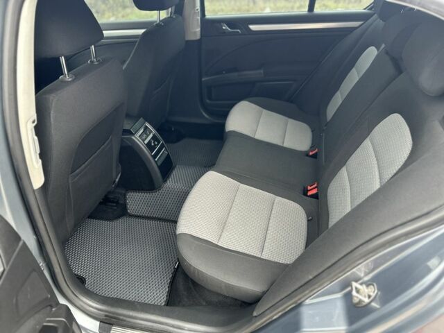 Серый Шкода Суперб, объемом двигателя 1.8 л и пробегом 250 тыс. км за 7499 $, фото 12 на Automoto.ua