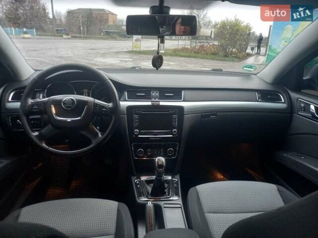 Серый Шкода Суперб, объемом двигателя 1.8 л и пробегом 323 тыс. км за 6350 $, фото 37 на Automoto.ua