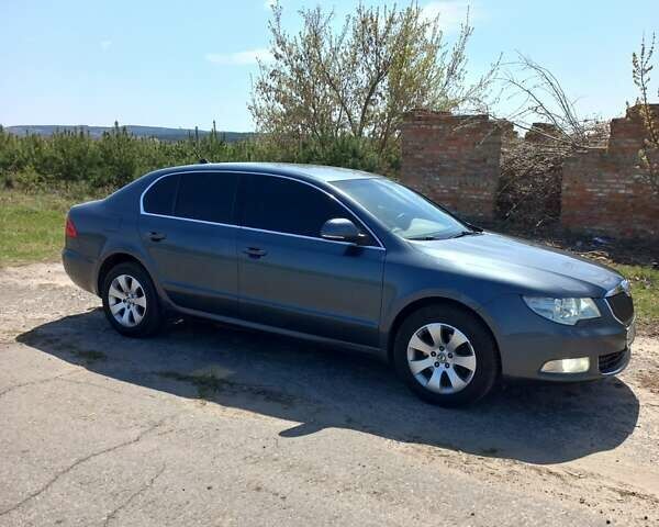 Серый Шкода Суперб, объемом двигателя 1.9 л и пробегом 317 тыс. км за 8000 $, фото 1 на Automoto.ua