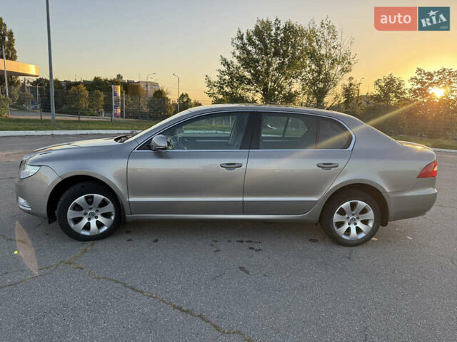 Сірий Шкода Суперб, об'ємом двигуна 0 л та пробігом 87 тис. км за 8000 $, фото 1 на Automoto.ua