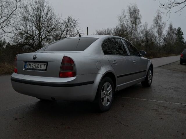 Серый Шкода Суперб, объемом двигателя 1.8 л и пробегом 296 тыс. км за 5500 $, фото 2 на Automoto.ua