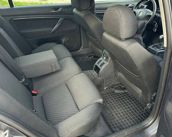 Серый Шкода Суперб, объемом двигателя 1.8 л и пробегом 315 тыс. км за 5100 $, фото 11 на Automoto.ua