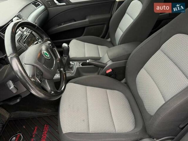 Серый Шкода Суперб, объемом двигателя 1.8 л и пробегом 88 тыс. км за 8200 $, фото 11 на Automoto.ua