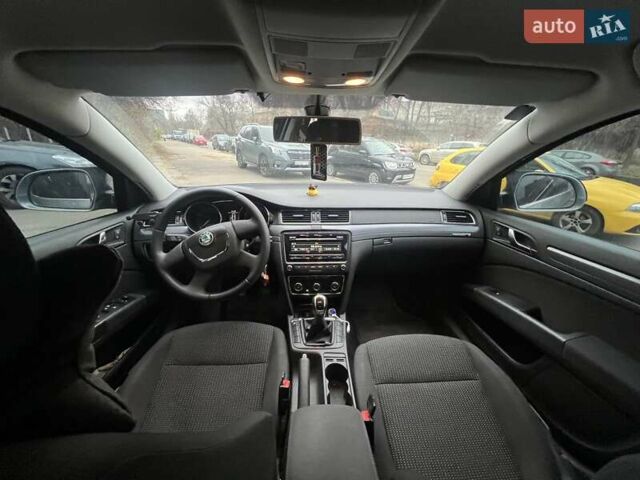 Серый Шкода Суперб, объемом двигателя 1.8 л и пробегом 213 тыс. км за 8000 $, фото 11 на Automoto.ua