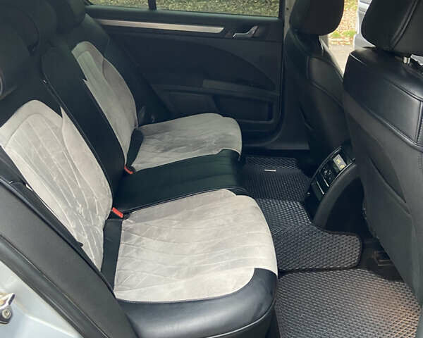 Серый Шкода Суперб, объемом двигателя 1.8 л и пробегом 247 тыс. км за 7400 $, фото 13 на Automoto.ua