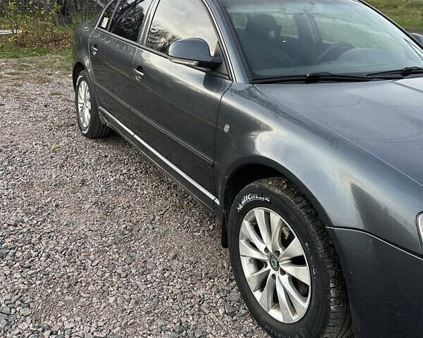 Серый Шкода Суперб, объемом двигателя 1.8 л и пробегом 315 тыс. км за 5100 $, фото 3 на Automoto.ua