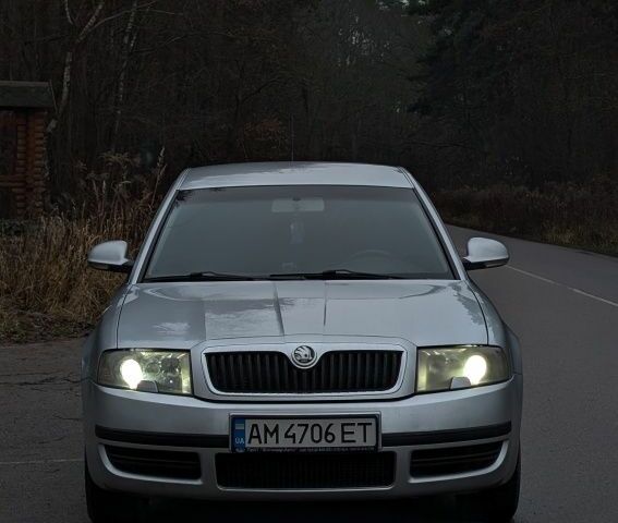 Серый Шкода Суперб, объемом двигателя 1.8 л и пробегом 296 тыс. км за 5500 $, фото 9 на Automoto.ua