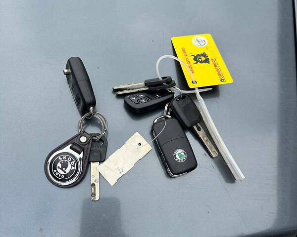 Серый Шкода Суперб, объемом двигателя 1.8 л и пробегом 315 тыс. км за 5100 $, фото 19 на Automoto.ua