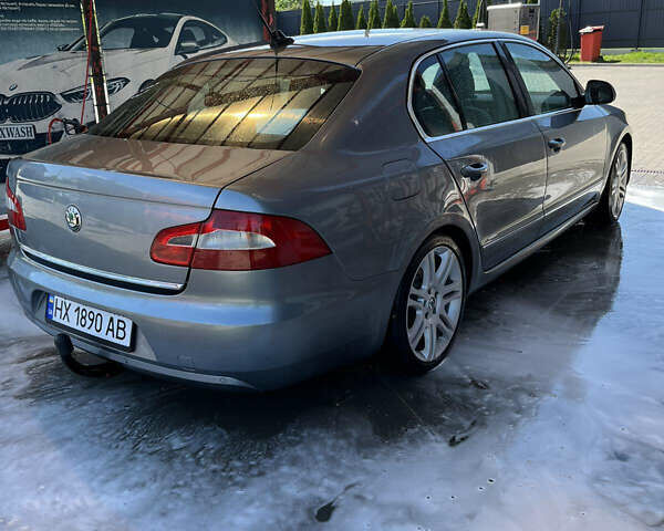 Сірий Шкода Суперб, об'ємом двигуна 2 л та пробігом 250 тис. км за 10500 $, фото 19 на Automoto.ua
