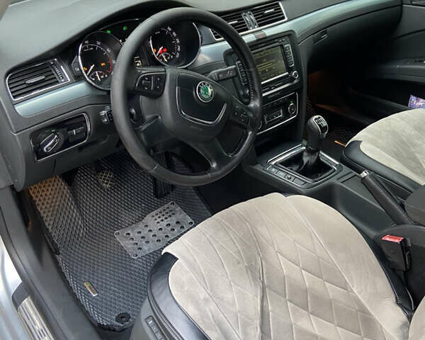 Серый Шкода Суперб, объемом двигателя 1.8 л и пробегом 247 тыс. км за 7400 $, фото 11 на Automoto.ua