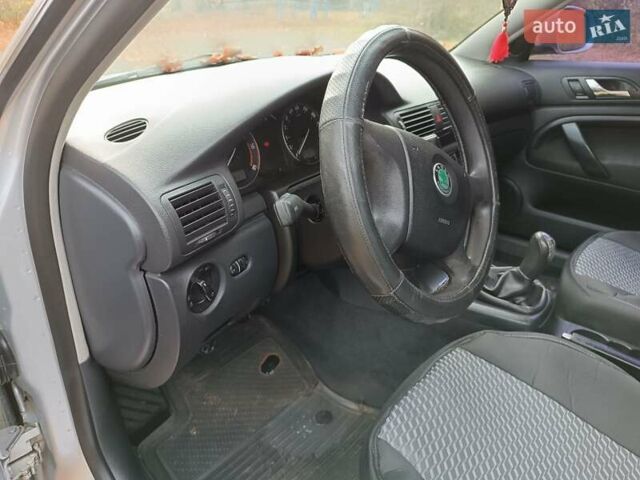 Сірий Шкода Суперб, об'ємом двигуна 1.9 л та пробігом 220 тис. км за 5400 $, фото 26 на Automoto.ua