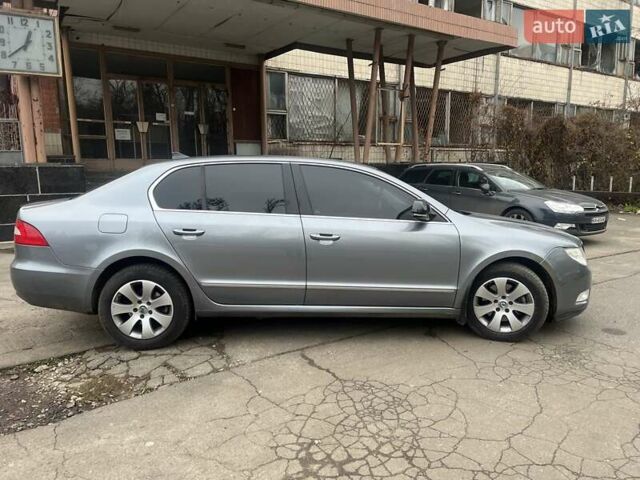 Серый Шкода Суперб, объемом двигателя 1.8 л и пробегом 213 тыс. км за 8000 $, фото 8 на Automoto.ua