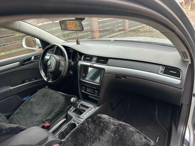 Серый Шкода Суперб, объемом двигателя 1.8 л и пробегом 255 тыс. км за 7499 $, фото 9 на Automoto.ua