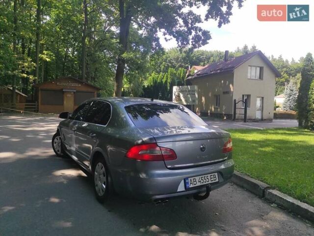 Сірий Шкода Суперб, об'ємом двигуна 1.97 л та пробігом 250 тис. км за 8599 $, фото 2 на Automoto.ua