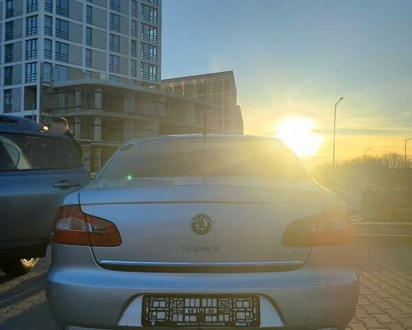 Серый Шкода Суперб, объемом двигателя 1.9 л и пробегом 297 тыс. км за 8450 $, фото 2 на Automoto.ua