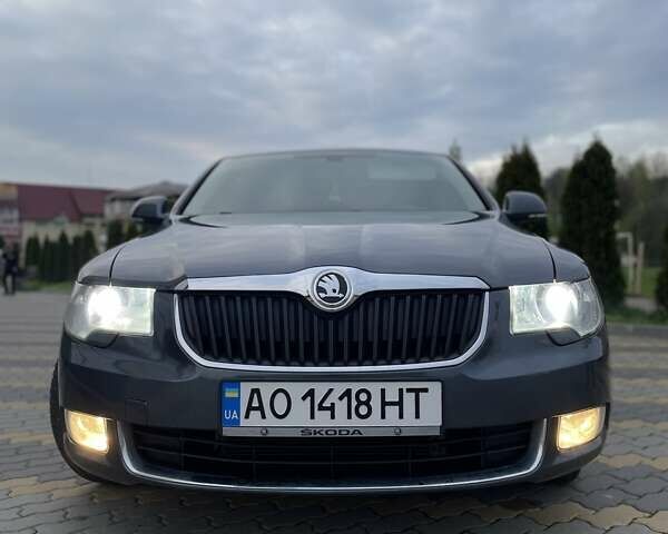 Сірий Шкода Суперб, об'ємом двигуна 1.97 л та пробігом 355 тис. км за 8500 $, фото 1 на Automoto.ua