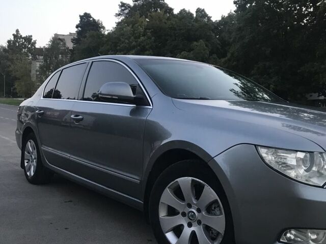Сірий Шкода Суперб, об'ємом двигуна 2 л та пробігом 361 тис. км за 8100 $, фото 4 на Automoto.ua