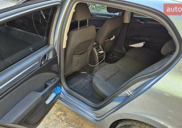 Серый Шкода Суперб, объемом двигателя 1.39 л и пробегом 221 тыс. км за 7000 $, фото 4 на Automoto.ua