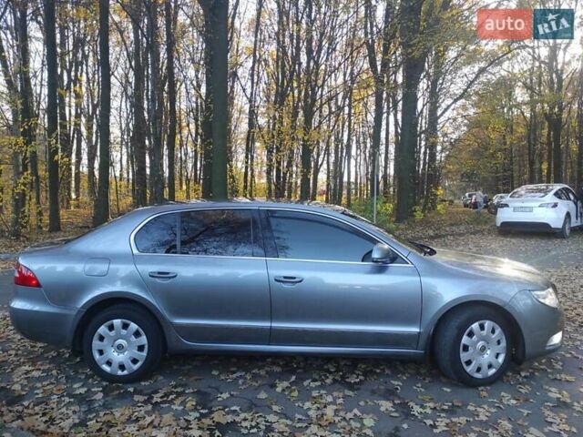 Серый Шкода Суперб, объемом двигателя 1.97 л и пробегом 250 тыс. км за 8699 $, фото 11 на Automoto.ua