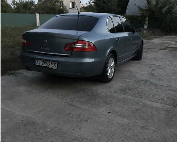 Сірий Шкода Суперб, об'ємом двигуна 1.97 л та пробігом 250 тис. км за 9700 $, фото 1 на Automoto.ua