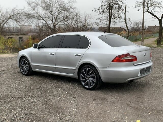 Сірий Шкода Суперб, об'ємом двигуна 1.4 л та пробігом 400 тис. км за 9999 $, фото 9 на Automoto.ua