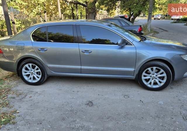 Серый Шкода Суперб, объемом двигателя 1.39 л и пробегом 221 тыс. км за 7000 $, фото 2 на Automoto.ua