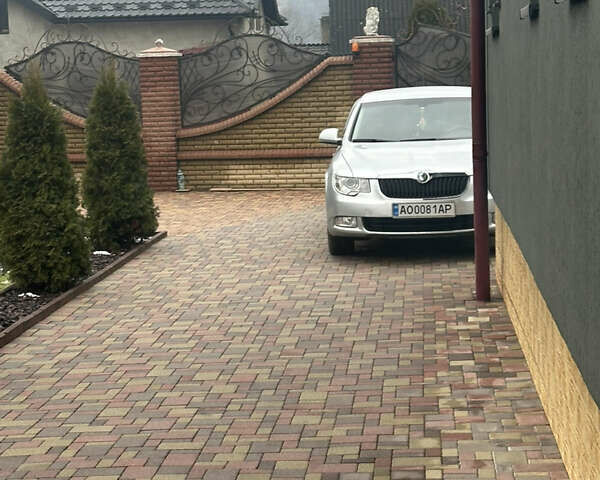 Серый Шкода Суперб, объемом двигателя 1.8 л и пробегом 70 тыс. км за 11000 $, фото 14 на Automoto.ua