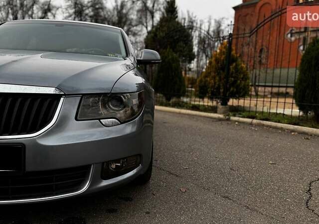 Серый Шкода Суперб, объемом двигателя 0 л и пробегом 187 тыс. км за 9899 $, фото 4 на Automoto.ua