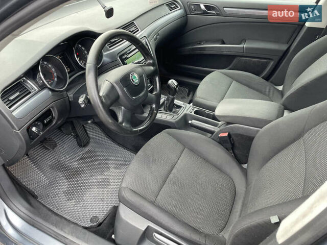 Сірий Шкода Суперб, об'ємом двигуна 1.9 л та пробігом 280 тис. км за 7190 $, фото 9 на Automoto.ua